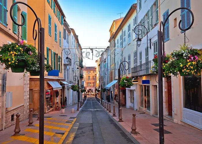 Gorgeous 2 Bedrooms Brand New Sea View Antibes