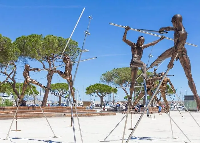 Gorgeous 2 Bedrooms Brand New Sea View アパート