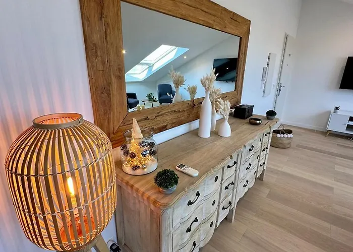 Gorgeous 2 Bedrooms Brand New Sea View アパート